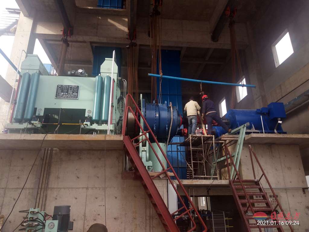 日照**建材公司1250KW輥壓機(jī)應(yīng)用（現(xiàn)場安裝）
